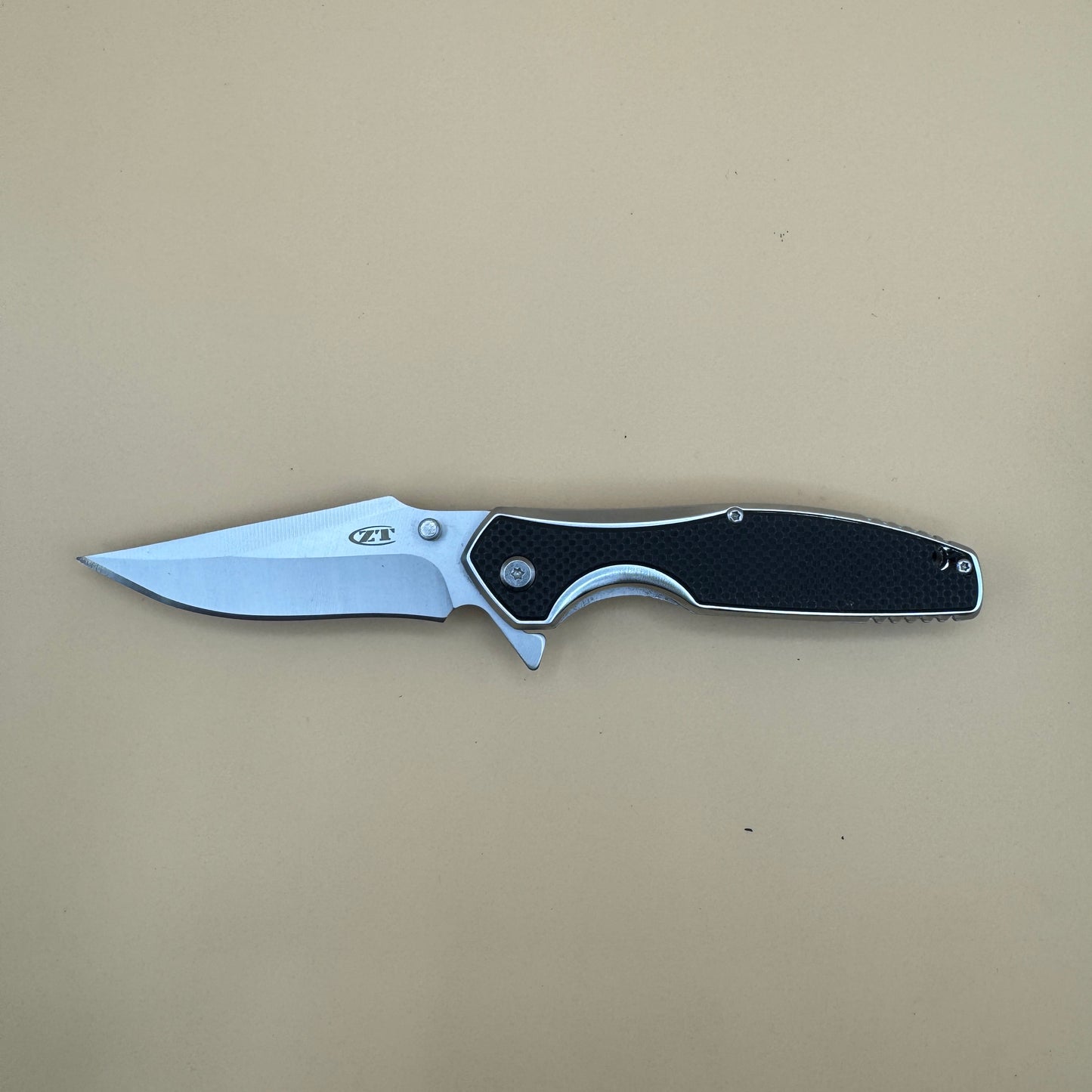 Zero tolerance Folding knife