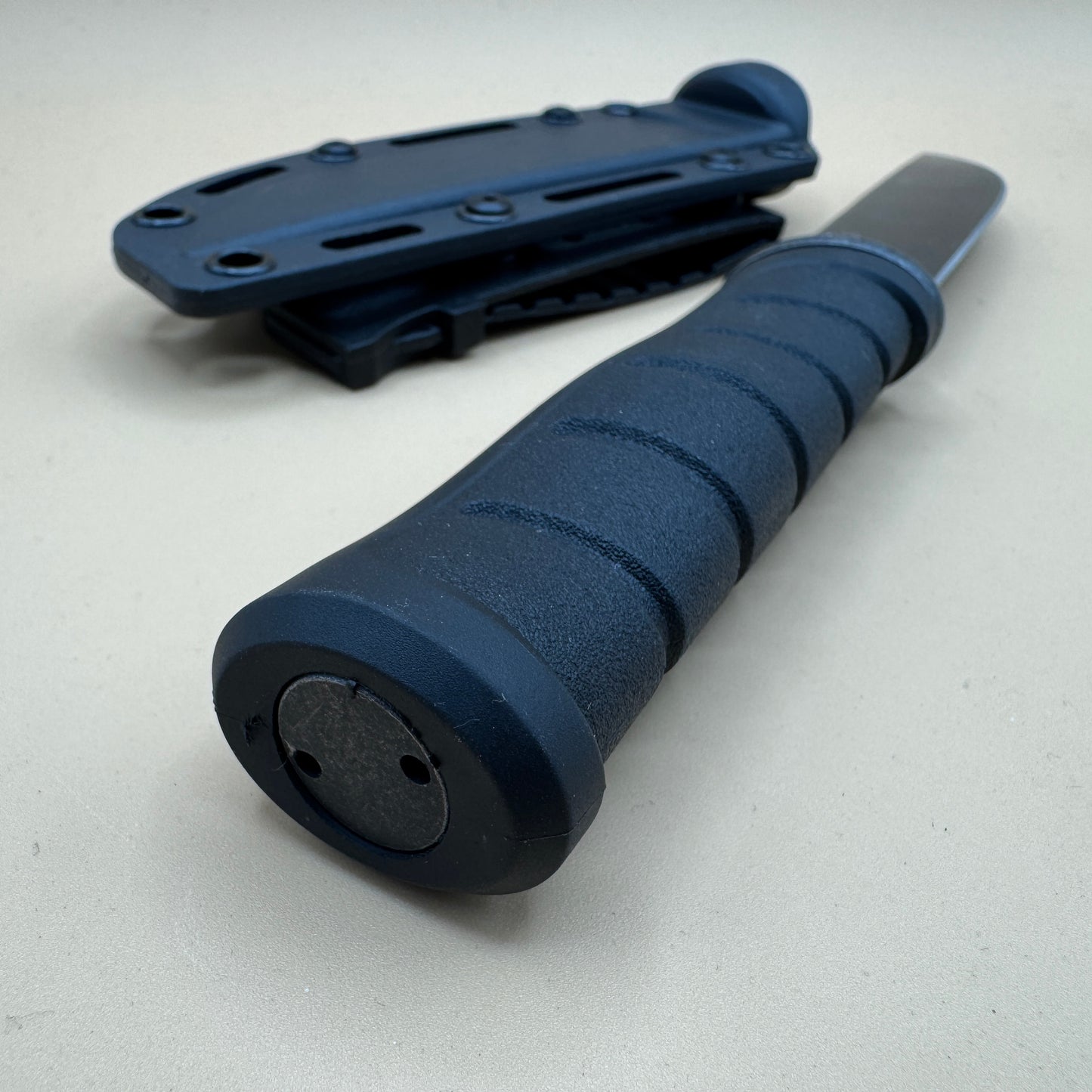 KA-BAR DUST II tactical knife