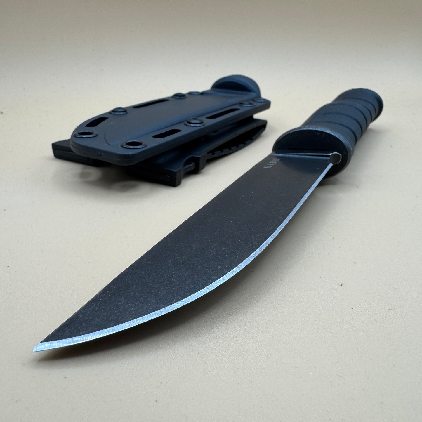 KA-BAR DUST II tactical knife