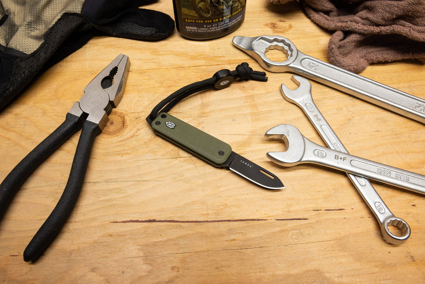 The Elko mini multi tool knife