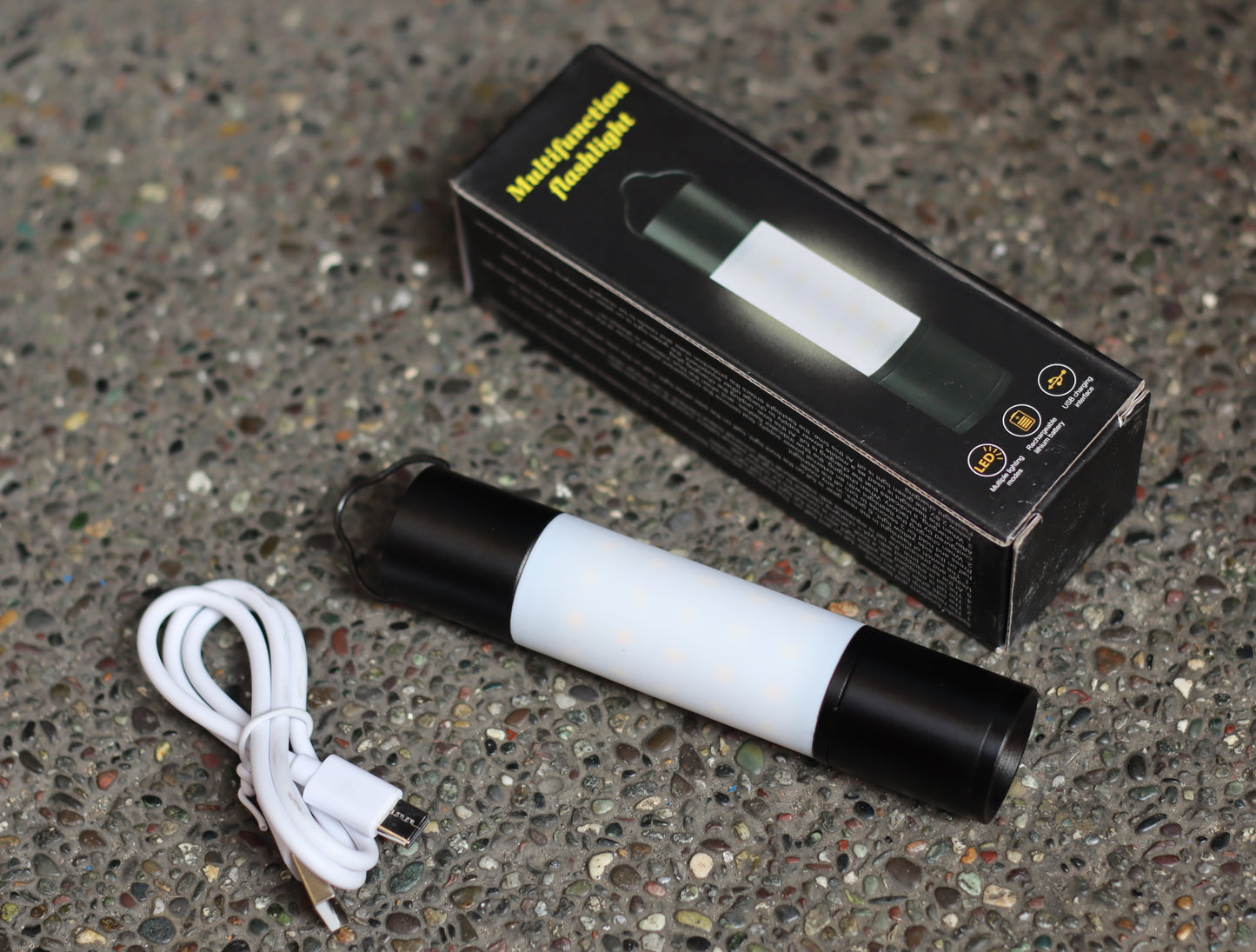 Rechargeable camping light lantern flashlight 6-modes 2600mah battery capacity