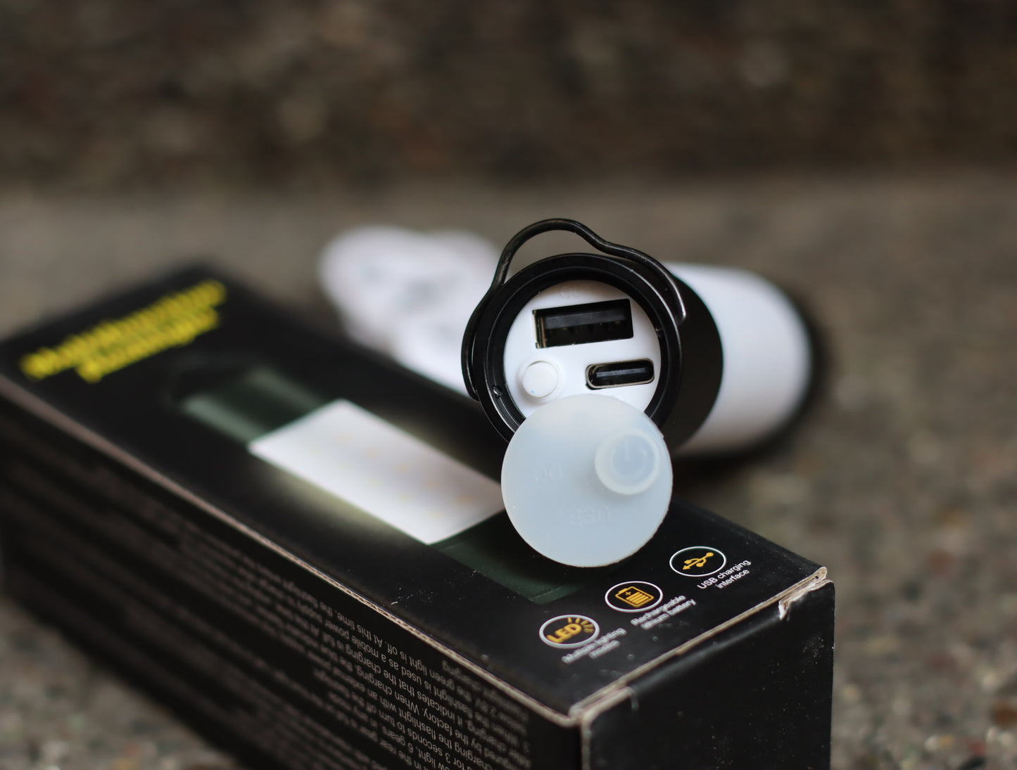 Rechargeable camping light lantern flashlight 6-modes 2600mah battery capacity