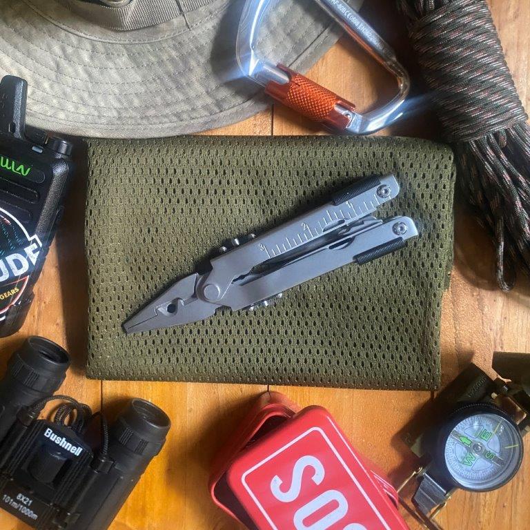 GERBER MULTI-PLIER 600 BASIC - NEEDLENOSE -Silver